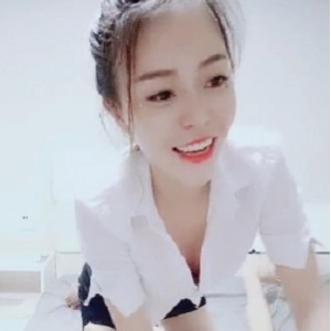 按摩师傅提供多种花样抓龙筋服务，包括玩D、全身心服务和体外送。