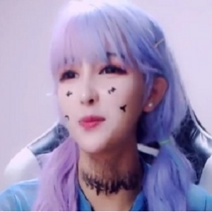 主播dami的高颜值紫发3V视频，容量1.19G