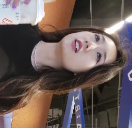 盛夏美女穿热裤展示美腿的3V视频（12.39G）