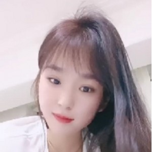 杨洋代言的纯反差妹老壁灯，自擦，打粑粑，2V，2.02G，百度盘