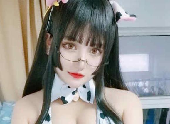 网红虎牙和巨兔的拍摄合集