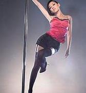 台湾的完美钢管舞表演：展现身躯的全光光之美