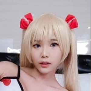 精选COS女神妹minichu自拍服装，放飞自我的逗趣款式