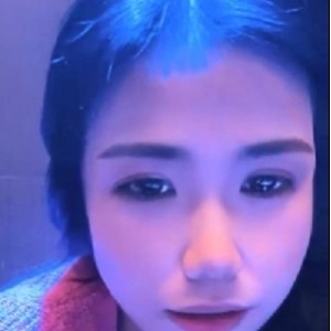 诱惑特写美女在KTV放飞自我的运动出声1V1.49GB