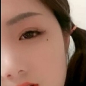 可爱甜美的小姐姐脱下裤裤，扒拉神秘处，使用道具进入，放飞自我，1V，462MB，百度盘