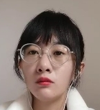 转载搬运乖乖女老师办公室全方位展示表演大黑牛擦某处百度盘