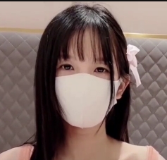 娇小学妹的粉色情人火力输出