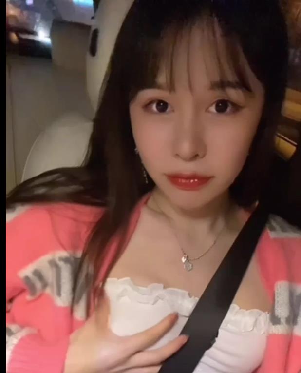 TS张思妮肤白貌美店里G女闺蜜1V-678M