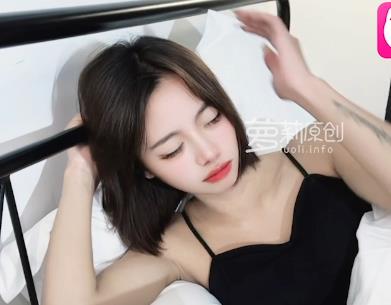 年轻总裁与女实习生在合作公司发生了见色起意的故事