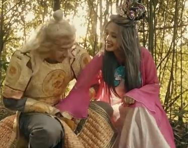 古装西游：铁扇公主与甜猴哥的战斗