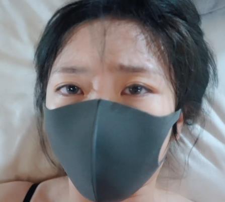 火爆全网的玩偶姐姐精彩镜头整合剪辑，展现出她身材美貌的4V视频，容量为4.15G。