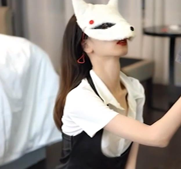 纤细苗条的软软学姐私拍展示-10V1.3G