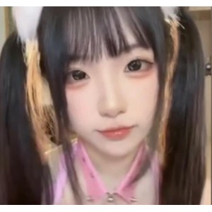 佐佐酱：颜值女主播展示阿黑颜，直播微密圈，宅男必看