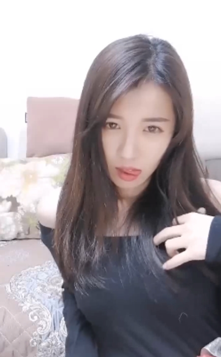 妹子菲菲直播合集：38g视频资源，百度、ED2K下载，增加老资源补充