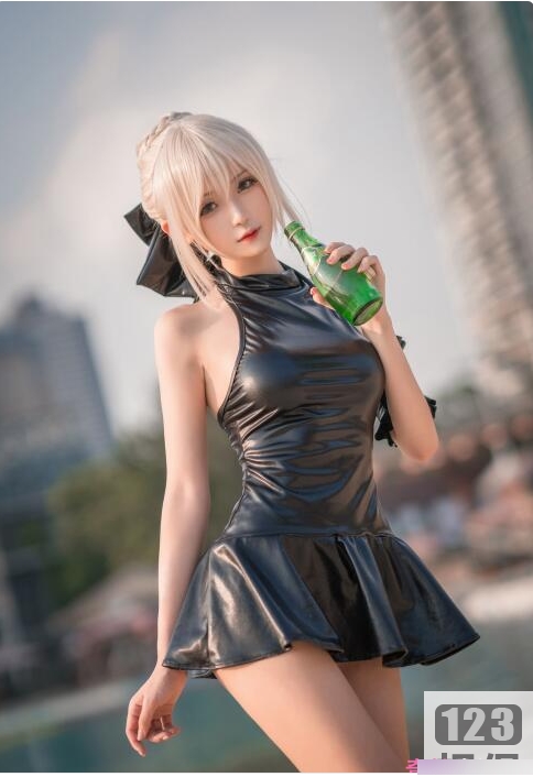 斗鱼当红主播腐团儿COS合集：31套精美视频收录