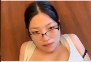 华裔美女帮老外上司用嘴-S