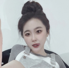 超薄白丝湿滑足艺