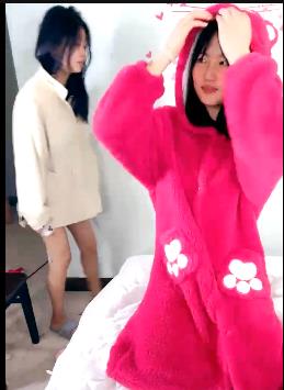 渣男轮流玩妹妹自拍，夜场工作5V3.8G视频观看下载