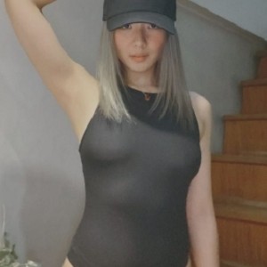 许美仁私拍照片0.66G百度盘下载,四眼金主导演