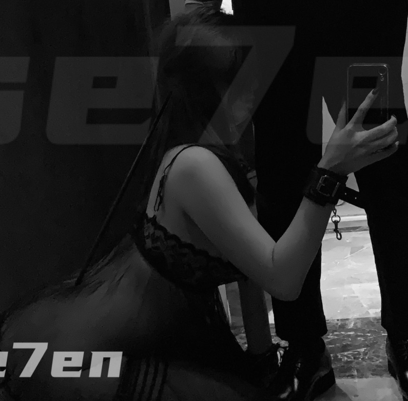 大神se7en的超强指教:31个视频2.17G,滴蜡电控羞辱女性私拍