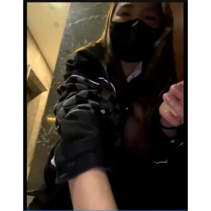 男厕T蛋P水秀：Love-Lynn自拍系列，商场楼梯间火爆WC18V-8G