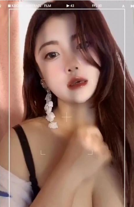 虎牙人气王浮力姬完整合集：11P21V精选美女主播金鑫蔓笙1.98G