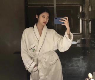 神秘女炮手餐妞卿：不露脸小哥哥用小棍子拍摄棒棒糖车衣视频，下水道探险下载资源