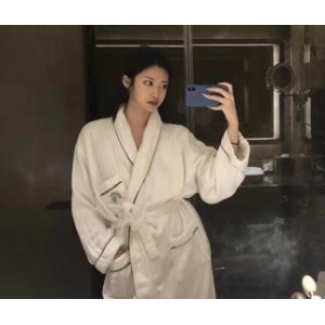 神秘女炮手餐妞卿：不露脸小哥哥用小棍子拍摄棒棒糖车衣视频，下水道探险下载资源