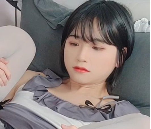 OnlyFans韩国TS主播Lua超美视频大合集34V4.9G