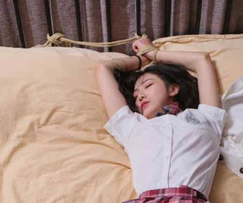 一米八女神大梨子，身材美腿绑架精彩佳作5.9G视频