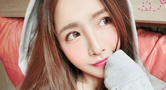 小黑网红颜值明星绅士资源观看视频全系列图包自拍6.8G大合集