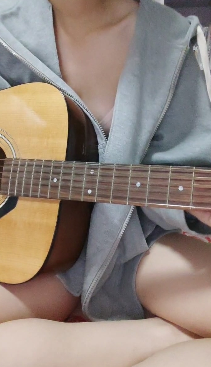 人无法移开视线。这个合集存放在百度盘上,链接有效期为三十天,如果失效了可以私信联系。想要一睹小童叹气的才艺风采,赶紧点击链接下载吧!