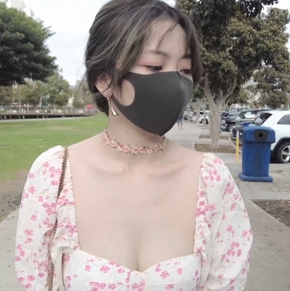 P站网红HongKongDoll：玩偶姐姐的独特风格视频大放送