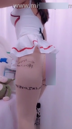 《奈斯小姐姐伊薇的精选视频118MB，身材肉感圣诞护士》