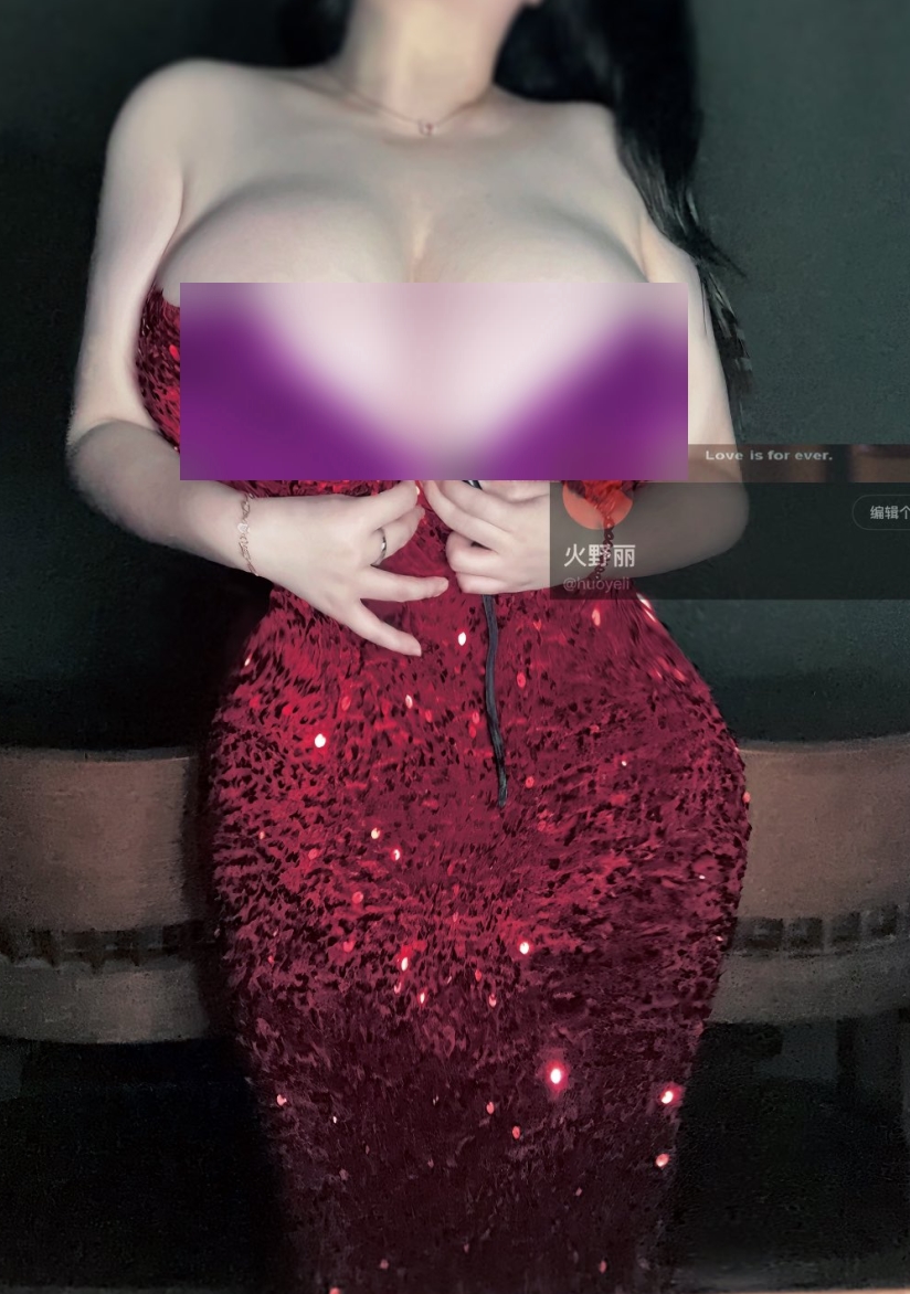 火野丽：御姐推特大罩杯，百度盘打包视频，满足你的100m需求