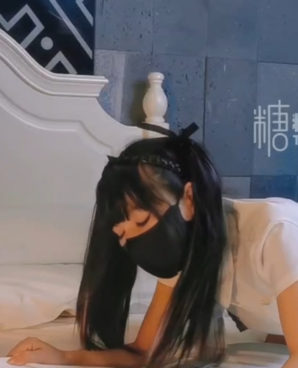 想要成为一名腿控，因为糖心VIP的丝袜片段实在是太吸引人了。快来一起探索这个充满神秘色彩的世界吧！