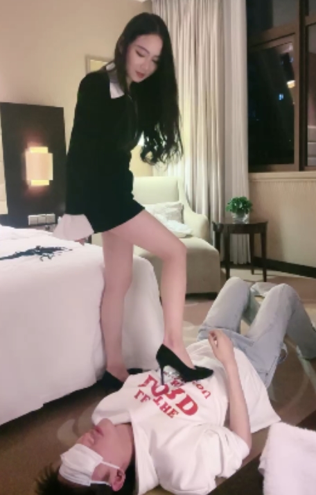 气质车模司宁青黑丝高跟给力佳作大放送，时长74分钟！