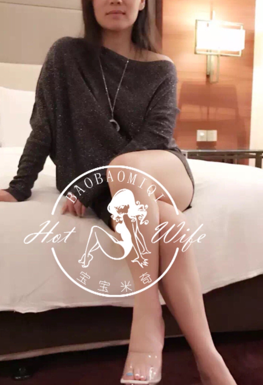 神秘夫妻绿帽妻子与学者米奇宝宝,38v13.2g视频集锦