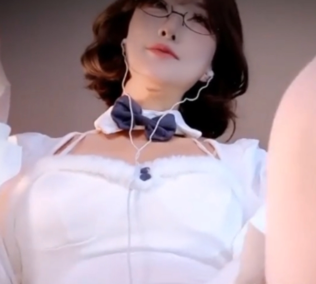 虎牙张爱玲粉丝祭:1v+300m视频大放送,百度盘独家搬运