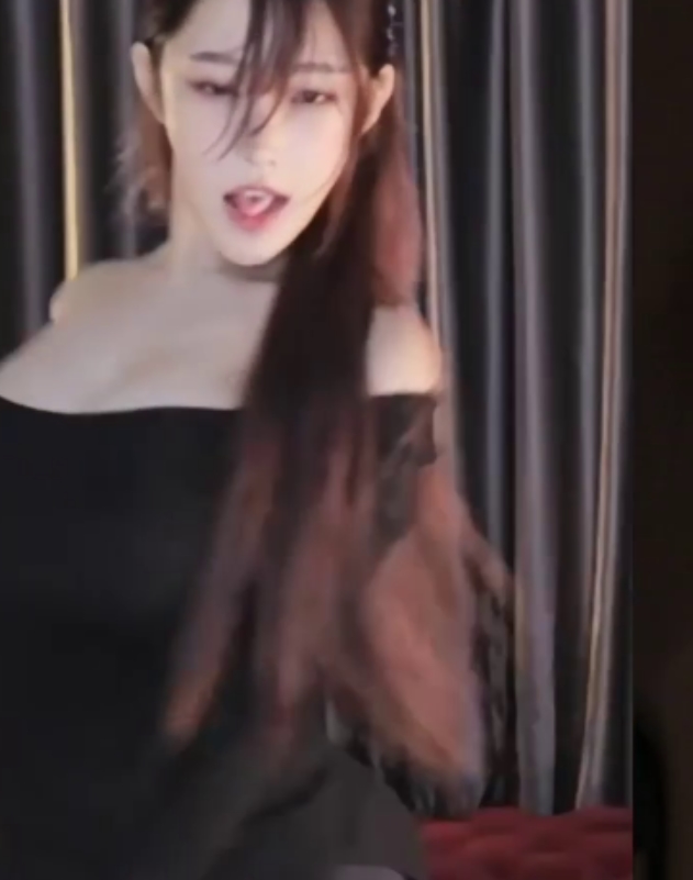 南妹儿呀热舞合集:原版无水,百度盘转载,23b+4.13g视频大小