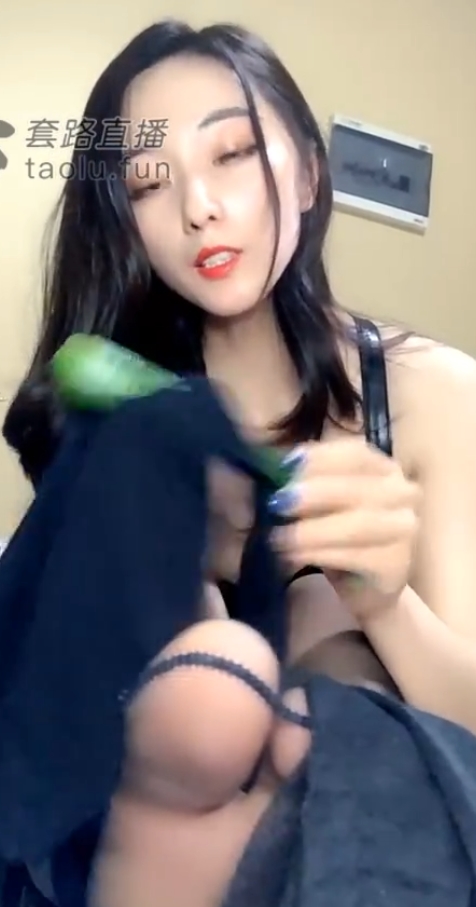 套路直播LisaQueen合集：精彩技巧视频一网打尽