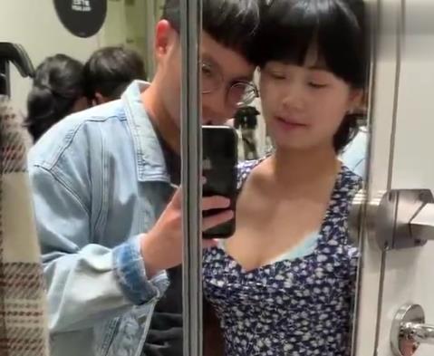 试衣间事件：自拍时长3分15秒，同事女主开战棒棒糖下水道抖音下载