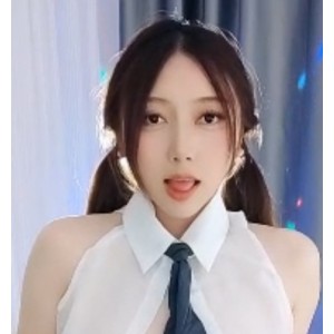可甜可欲的大罩杯美女，收藏百度ED2K，视频大小适中