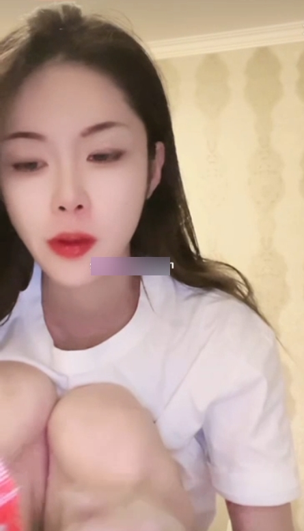 抖音土豪定制视频大放送,史迪西粉丝收藏量达81