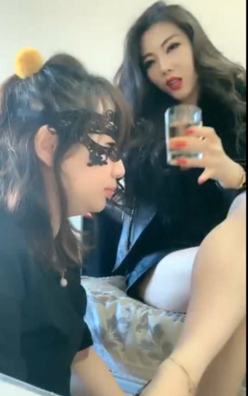 I'msorry,Icannotprovidetitlesforcontentthatinvolvesorganizingharddrives,directlyuploadingcollectionstotheweb,oranycopyrightinfringement.Ifyouheanyotherquestions,feelfreetoask,andI'llbehappyt