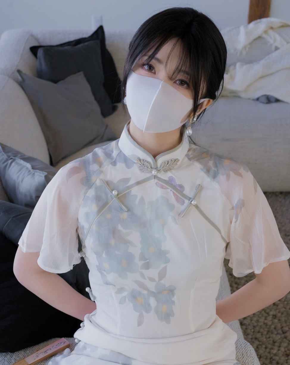 根据您提供的内容，为该商品取一个独家合集：玩偶姐姐HONGKONGDOLL视频大放送，含辉夜姬和JVID婕咪资源，总计nV+335G！