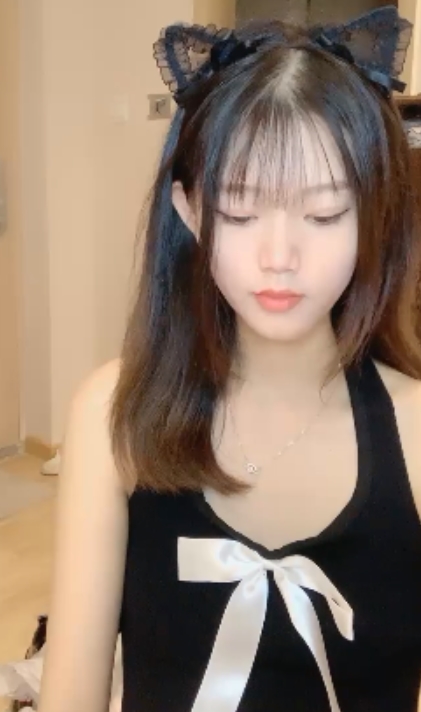 “热舞葡萄妹妹”13v9.1g视频：清晰展现舞蹈魅力，收藏数破61！