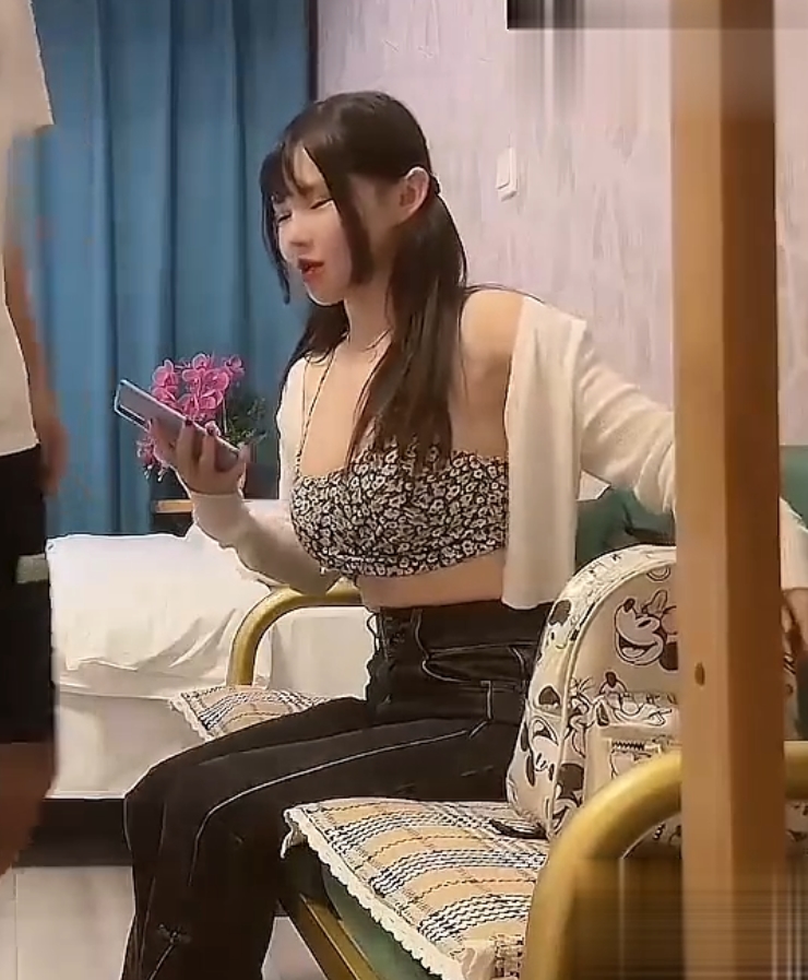 安九传媒合集：探花师师办公室恋情，40.2g视频收藏