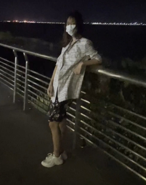 推特xiaoxiaoxin小小星户外展示9v9g：精彩户外视频，收藏必备！