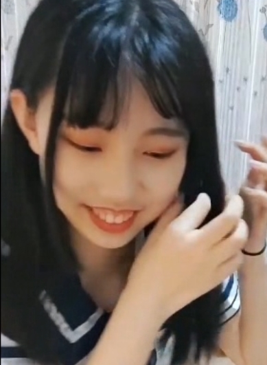 为此，她认为“开金口”是指有好运气，能够获得财富和成功。这种有趣的互动也成为了两人直播中的一大亮点。如果你是樱子和七七的忠实粉丝，那么这个直播资源合集绝对不能错过！快来收藏这份49.2g的宝藏，一起回味她们的精彩瞬间吧！